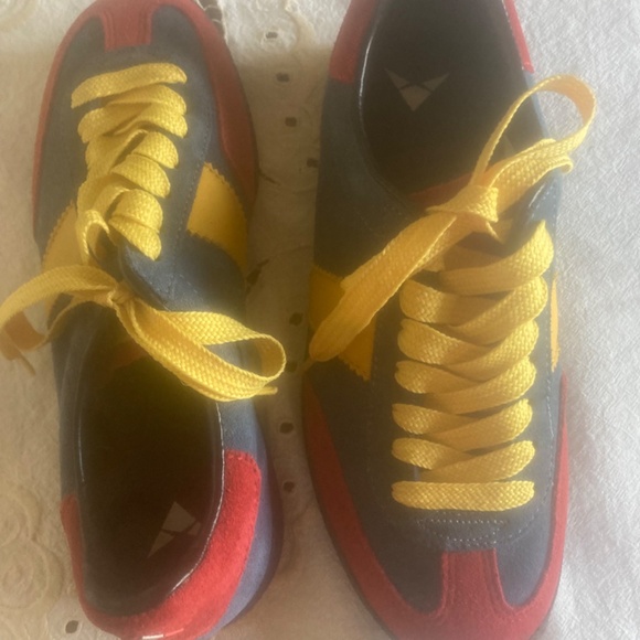 European suede sneakers women’s size 8 - Picture 2 of 7